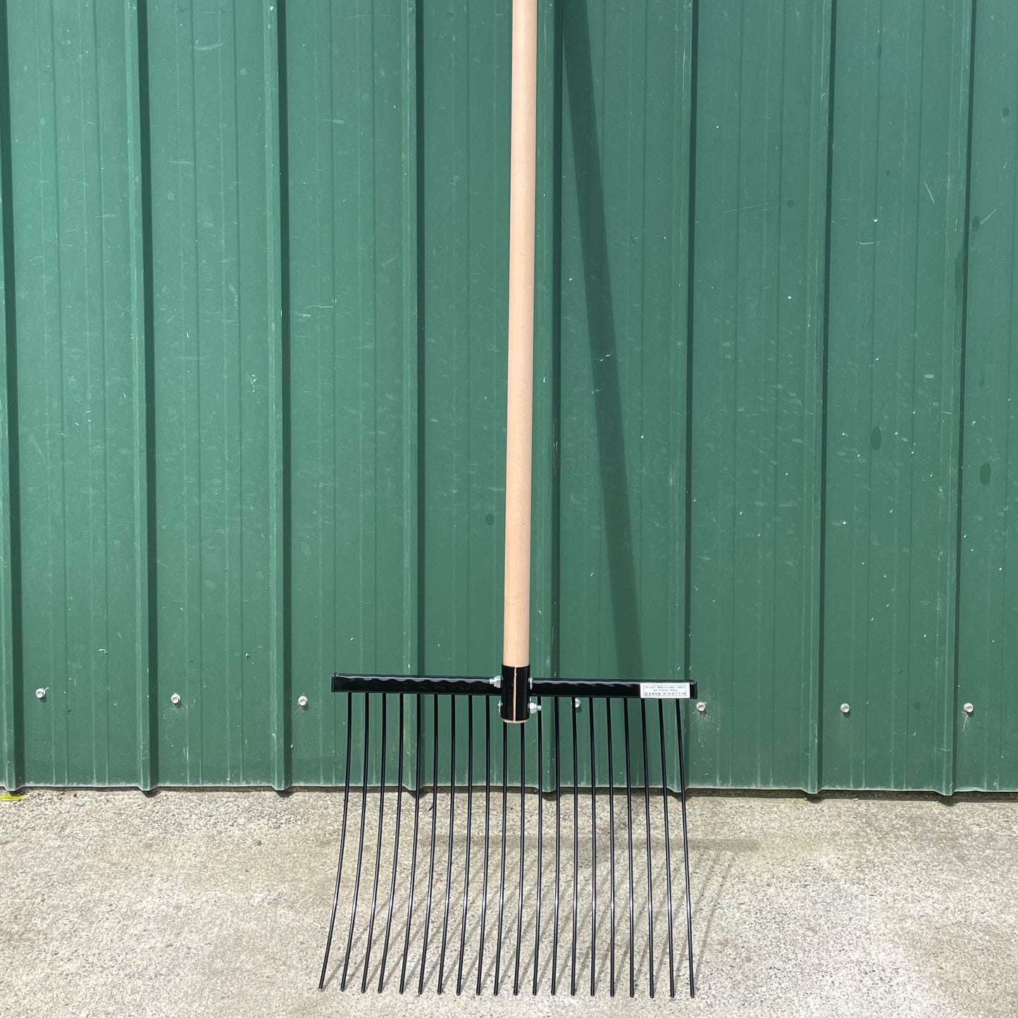 Millenia Classic Stable Rake