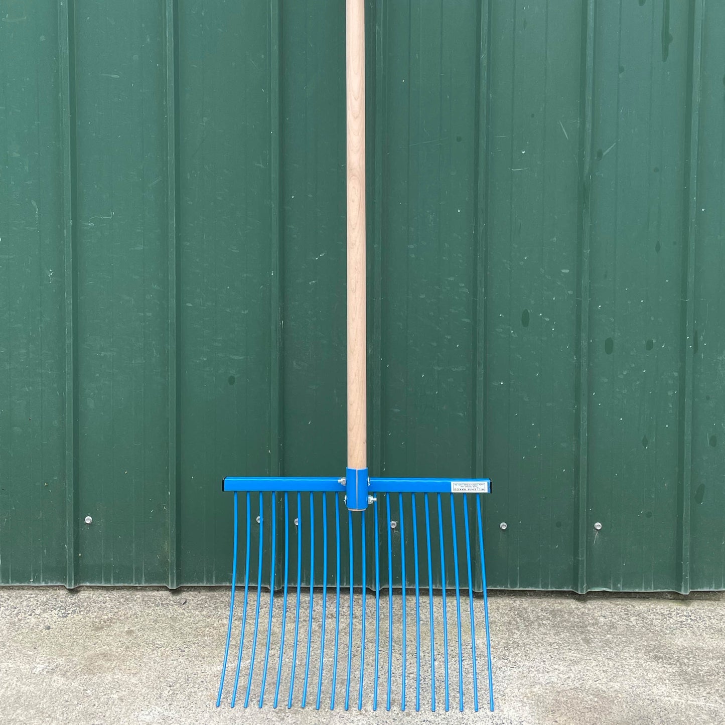 Millenia Classic Stable Rake