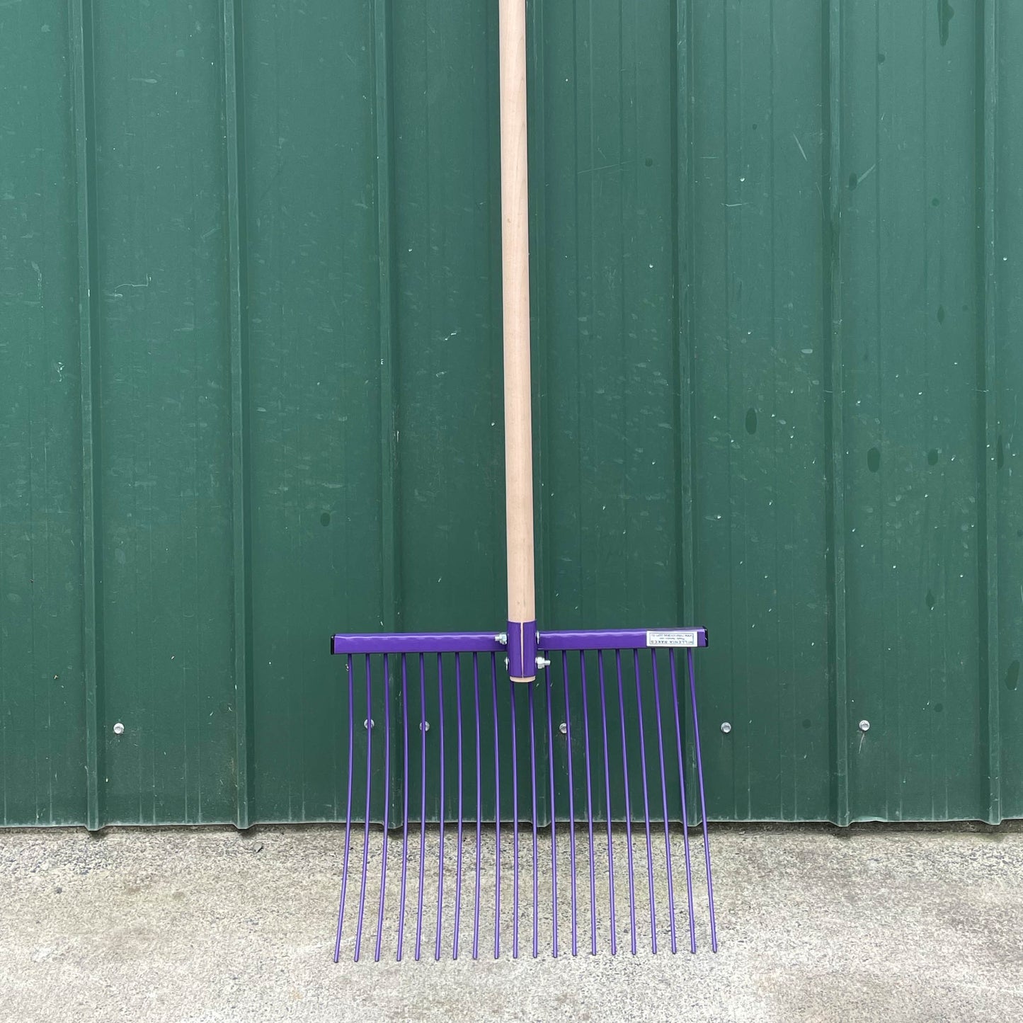 Millenia Classic Stable Rake