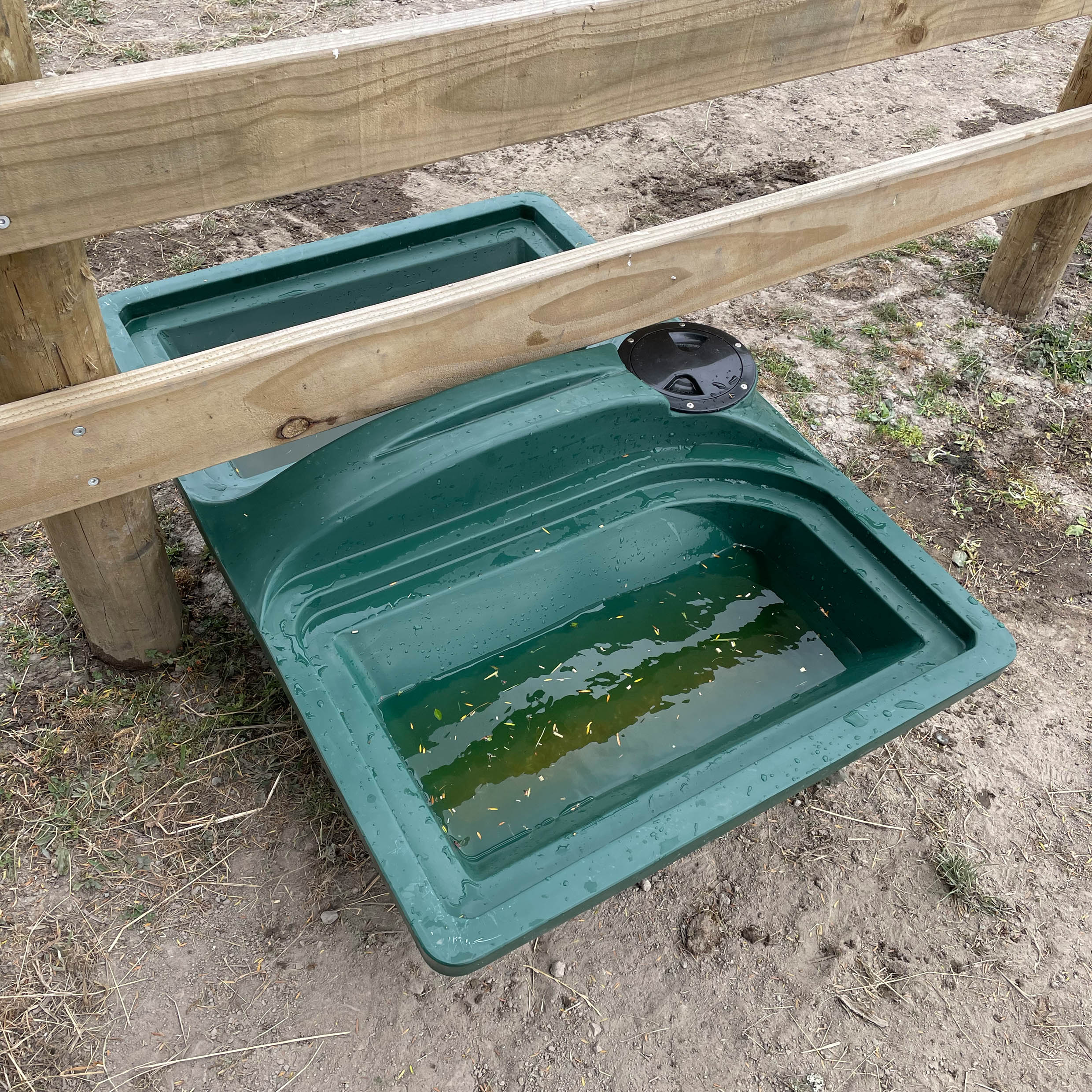 220 Litre Square Sunblok Water Trough (Pick-Up Only) – PEAK ROAD